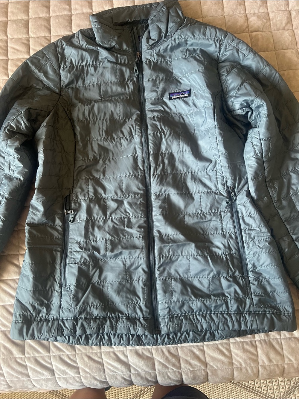 Patagonia Women's Light Sage Green Insulated Puffer Jacket